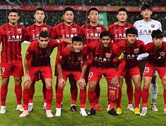 上海上港队员士气高涨，备战成功