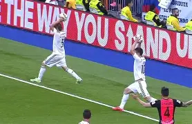 包含拉科鲁尼亚与巴拉多利德平分秋色的词条